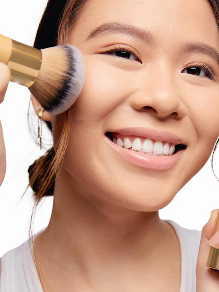 The buffer™ brush - fluffy, dome foundation brush